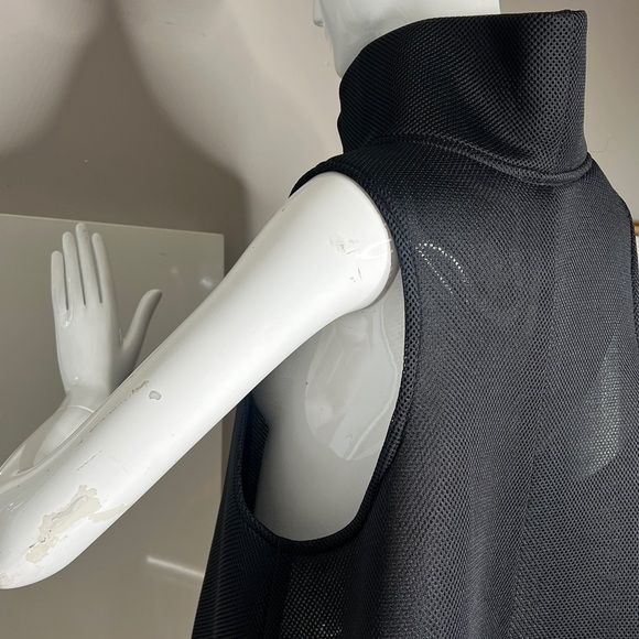 Takara Sz S/M Black Semi Structured Mesh Asymmetrical Rudi Vest Pullover Top - Picture 5 of 8